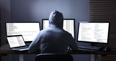 Stire din Actualitate : Infractorii cibernetici vânează adolescenți ușor de manipulat. „Am tot ce-mi trebuie ca să îți distrug viața”