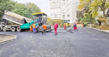 Infrastructură pietonală și rutieră în curs de reabilitare în mai multe zone din oraș - 2