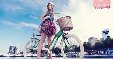 În fustă, pe bicicletă! Anul acesta, la SkirtBike se poartă ținutele marinărești - 3
