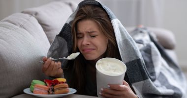 Stire din Sănătate : De ce vă doare capul atunci când mâncaţi înghețată