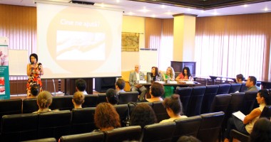 Stire din Social : Îngrijitori la domiciliu  pentru bătrânii României