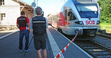 Stire din Actualitate : Panică în Austria.  Mai mulți navetiști  au fost înjunghiați