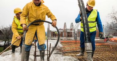 Stire din Economie : Mai multe autorizaţii de construire, eliberate în luna septembrie