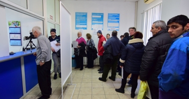 Stire din Eveniment : Scăpați de timbrul de mediu, constănțenii dau năvală la Înmatriculări Auto