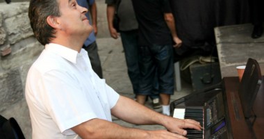 Stire din Cultură-Educație : In Memoriam Daniel Sărăcescu