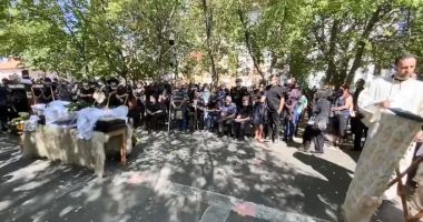 GALERIE FOTO / Liberalul Marian Iordache, condus pe ultimul drum de medgidieni - 3