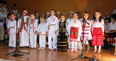 Stire din Cultură-Educație : Constanța redescoperă folclorul. Festivalul "Mamaia Copiilor",  în premieră în variantă etno