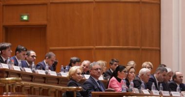 Stire din Politică-Administrație : Se votează moțiunea de cenzură