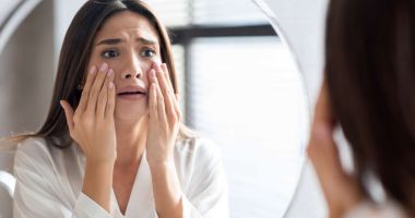 Stire din Sănătate : Vi se înroșește pielea? Care sunt principalele cauze