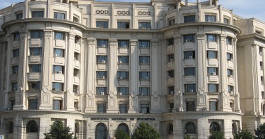 Stire din Politică-Administrație : Ponta a schimbat conducerea INS