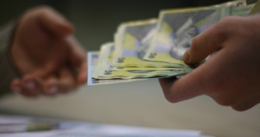 Stire din Social : INS. Câți bani au câștigat românii din salarii