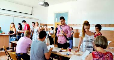 Stire din Cultură-Educație : Probele scrise triază viitorii studenți de la "Ovidius"