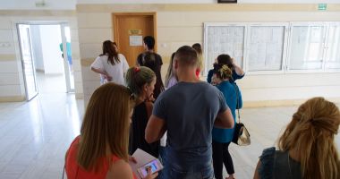 Stire din Cultură-Educație : Încep înscrierile la facultate