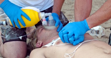 Stire din Sănătate : Insolație sau infarct pe plajă?  Ce este de făcut