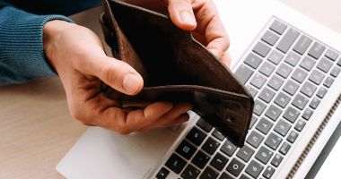 Stire din Economie : Insolvența a lovit 303 firme constănțene, iar 3.217 au fost radiate