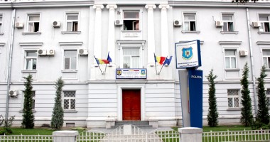 Șef din Poliția Constanța, anchetat de DNA pentru dare de mită