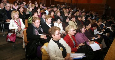 Stire din Cultură-Educație : Inspectorul general  se întâlnește cu directorii școlilor