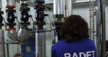 RADET a intervenit la instalația interioară de încălzire a blocului SNC