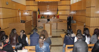 Stire din Eveniment : Ziua Porților Deschise la parchetele și instanțele constănțene / GALERIE FOTO