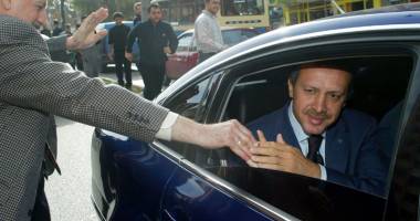 Stire din Actualitate : 2.000 de procese penale deschise  pentru insultarea lui Erdogan