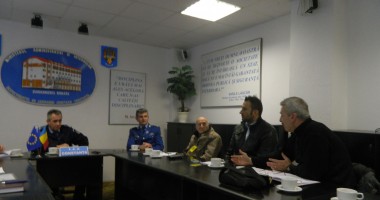 Stire din Eveniment : Întâlnire între jandarmi și reprezentanții cluburilor sportive din municipiul Constanța