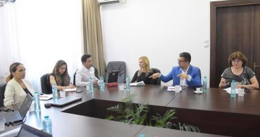 Stire din Politică-Administrație : Edilul Decebal Făgădău, întâlnire cu specialiști ai Băncii Mondiale
