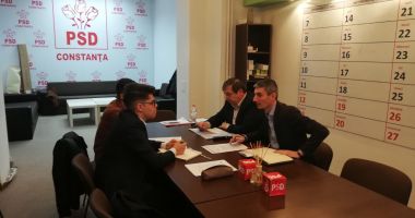 Stire din Politică-Administrație : Parlamentarii George Vișan și Ștefan Mihu, discuții cu reprezentanții elevilor