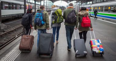 Stire din Social : Tinerii europeni se pot înscrie pentru obţinerea de permise gratuite pe calea ferată pe teritoriul UE