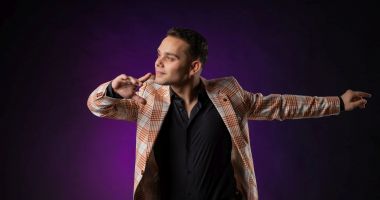 Din centrele de plasament, Vali Osman a ajuns pe marile scene: "Sunt împlinit pentru că mi-am găsit pasiunea" - 2