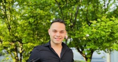 Din centrele de plasament, Vali Osman a ajuns pe marile scene: "Sunt împlinit pentru că mi-am găsit pasiunea" - 8
