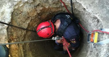 Intervenţie contratimp, în judeţul Constanţa. Persoană căzută în fântână, la 40 metri adâncime - 2