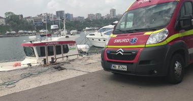 O tânără a căzut în mare de pe pasarela din Mamaia. Pompierii au scos-o din apă după 20 de minute - 3