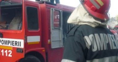 O soție care-și ținea bărbatul la ușă, trezită din somn de… pompieri!