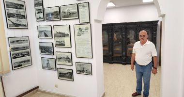 Stire din Interviu : George Varsami, custodele Muzeului Portului Constanţa: „Avem fotografii rare, de colecţie, iar turiştii vor să afle povestea din spatele lor!”
