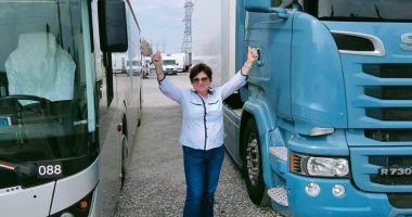 Povestea Georgetei Oprea, șoferiță de autobuz. Se trezește la 3:30 și conduce sute de oameni zilnic - 3