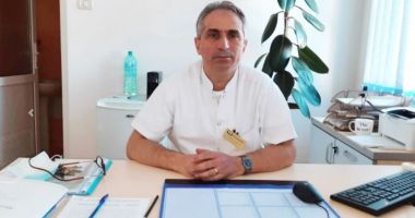 Stire din Interviu : Viața de medic, între bisturiu și mentor didactic. "Performanța nu se face fără unele sacrificii"