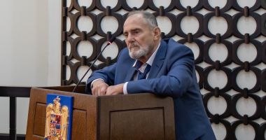 Stire din Interviu : Maestrul Virgil Andriescu: ”Și ca actori, și ca scriitori, noi suntem niște povestitori”