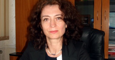Stire din Cultură-Educație : "Cu elevi educați acasă de calculator și televizor, profesorii se simt din ce în ce mai împovărați"