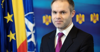 Stire din Eveniment : Fostul ministru al Educației Daniel Funeriu, audiat la DNA