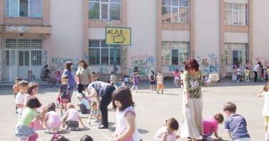 Prof. Niculina Andreiev: "Este ceva extraordinar să lucrezi cu cei mici. Întinereşti şi te simţi, din nou, copil" - 3