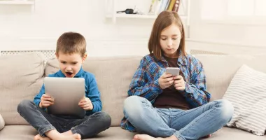 Stire din Actualitate : Rețelele sociale ar putea fi interzise pentru copiii sub 16 ani