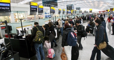 Stire din Actualitate : Interzicerea  laptop-urilor  la bordul  avioanelor este "inacceptabilă"