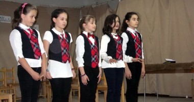 Stire din Cultură-Educație : Ce cred directorii și elevii constănțeni despre obligativitatea intonării imnului