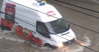 UPDATE. CONSTANȚA SUB APE: Zeci de străzi, gospodării și instituții publice sunt inundate! Canalizările nu mai fac față! GALERIE FOTO - 2