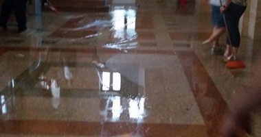 UPDATE. CONSTANȚA SUB APE: Zeci de străzi, gospodării și instituții publice sunt inundate! Canalizările nu mai fac față! GALERIE FOTO - 22
