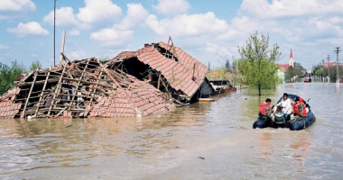 Stire din Social : Cod Galben de inundații pentru râuri din 19 județe, până mâine seară
