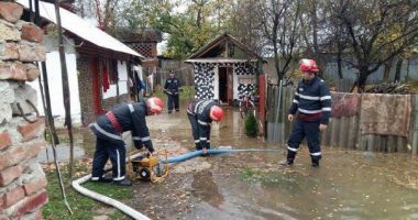 Cod galben de inundații în 17 județe, până la ora 18:00
