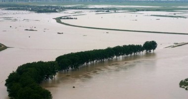 Stire din Actualitate : Inundații în Bulgaria. Cel puțin 11 morți la Varna