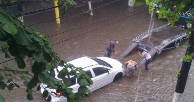 UPDATE. CONSTANȚA SUB APE: Zeci de străzi, gospodării și instituții publice sunt inundate! Canalizările nu mai fac față! GALERIE FOTO - 3