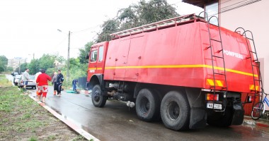 Stire din Eveniment : Jumătate din mașinile de pompieri trebuie duse la casat